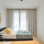 Premium Flat W/ Balcony & Pool By Hostwise Apartamento *