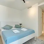 Premium Flat W/ Balcony & Pool By Hostwise アパート リスボン