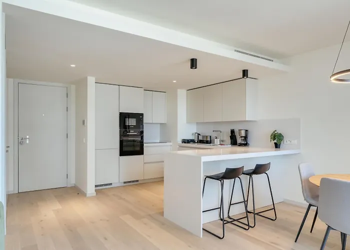 Premium Flat W/ Balcony & Pool By Hostwise