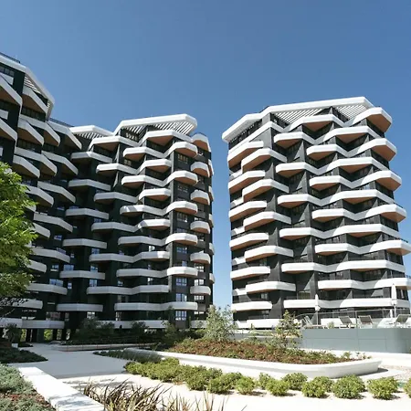 Premium Flat W/ Balcony & Pool By Hostwise * Lisbona