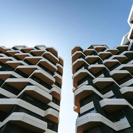 Apartment Premium Flat W/ Balcony & Pool By Hostwise *