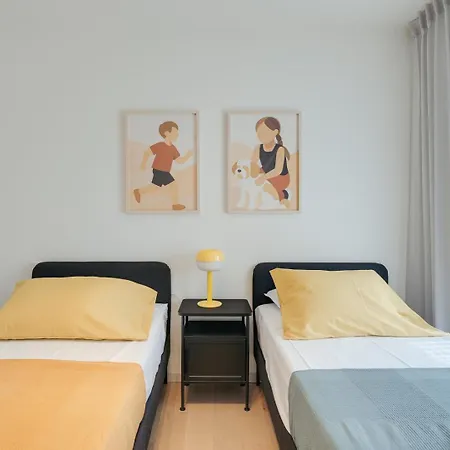 Premium Flat W/ Balcony & Pool By Hostwise Appartamento Lisbona